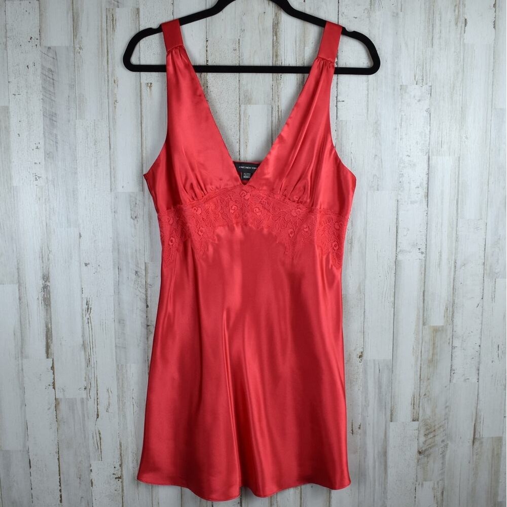 Jones New York Slip Dress Medium Red Satin Chemise Lingerie Nightgown Romantic